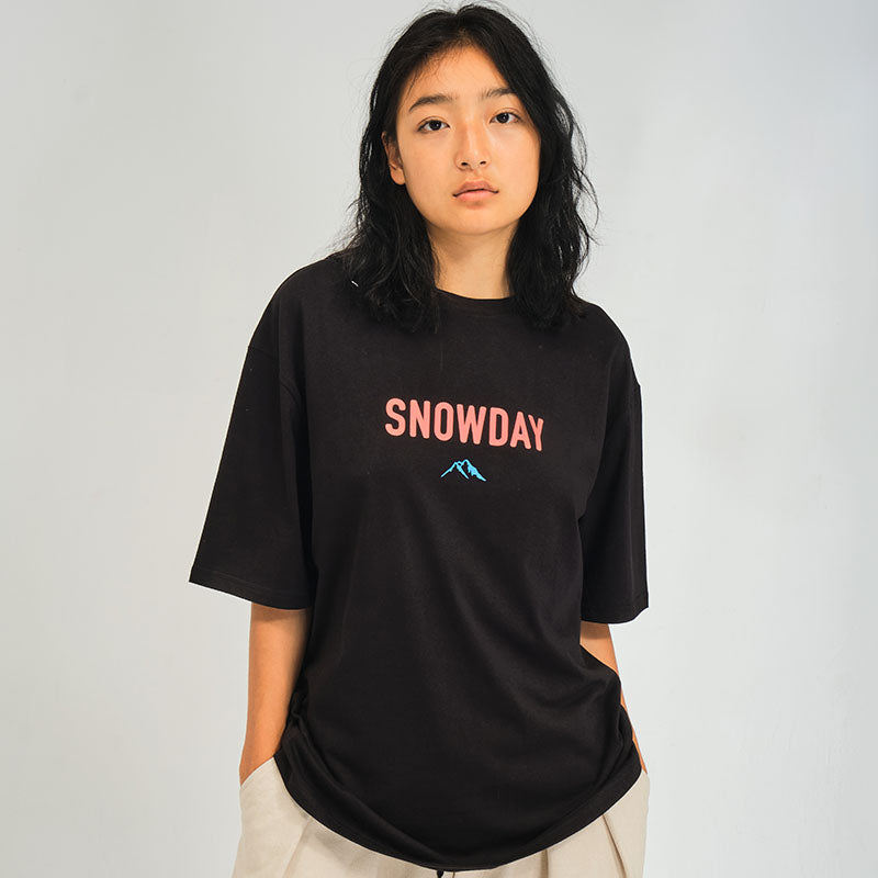 CHRISTMAS SONG TEE OVERSIZED-FIT